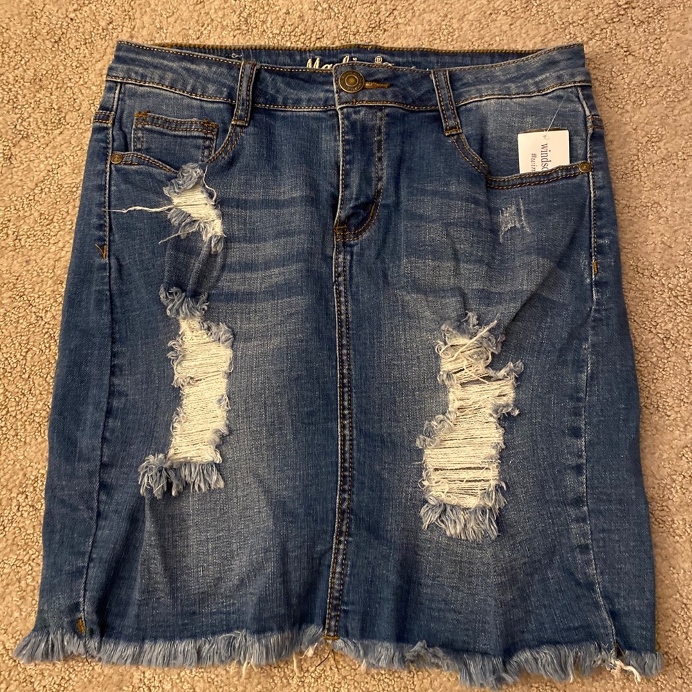 NWT Windsor Distressed Jean Skirt